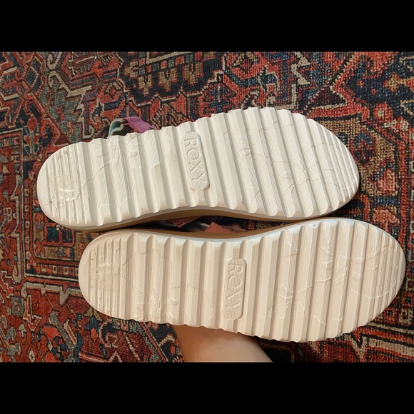 Brand New Roxy Sandals - Picture 2 of 4